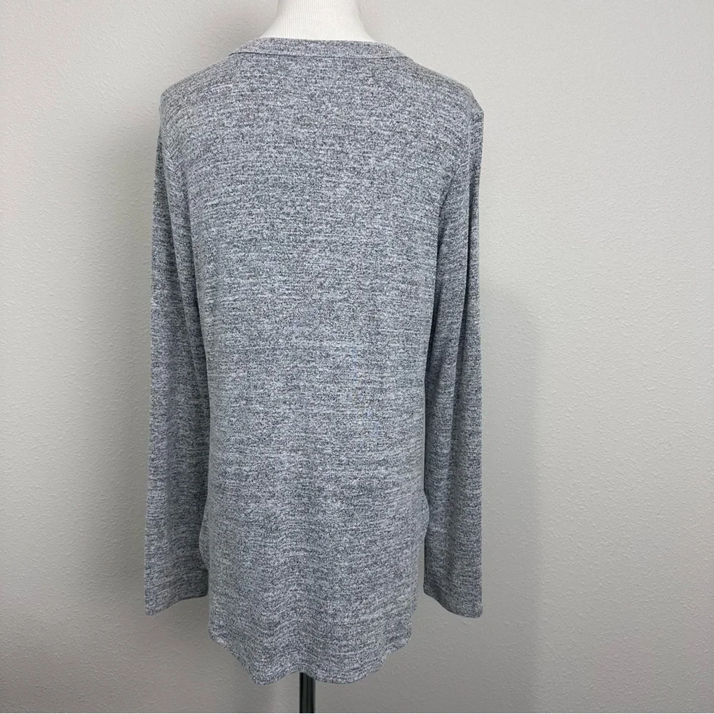 Banana Republic‎ M Luxespun crew long-sleeve tee, rounded hem, gray heather